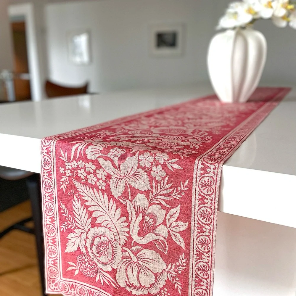 Williams Sonoma Red and White Floral Table Runner